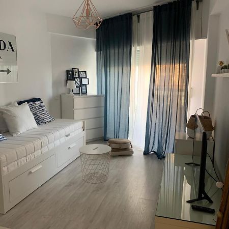 Acogedor Estudio En Primera Linea De Playa Бенальмадена Екстер'єр фото
